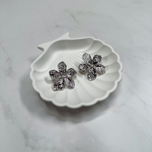 Flor Perlita Silver